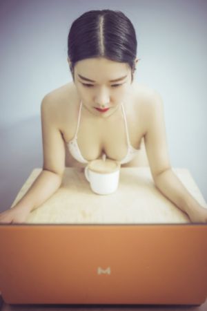 忘年恋曲无删减_BD高清欧美在线观看